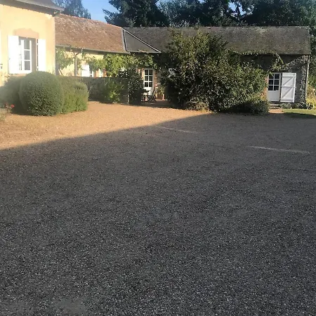 Avec Piscine Et Table D'hotes, Proche De Et De L'abbaye. Frühstückspension Solesmes (Sarthe)