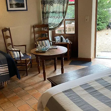 Frühstückspension Avec Piscine Et Table D'hotes, Proche De Et De L'abbaye. - Fr-1-410-407 Solesmes (Sarthe)