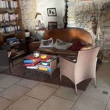 Avec Piscine Et Table D'hotes, Proche De Et De L'abbaye. Frühstückspension