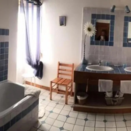 Avec Piscine Et Table D'hotes, Proche De Et De L'abbaye. Frühstückspension 3*
